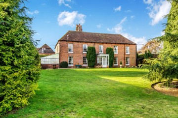 Badshot Farm FSt GHeorges Road, Runfold Farnham