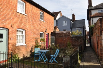 FARNHAM TOWN CENTRE