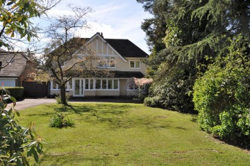 South Farnham large family house estate agents in farnham sold south farnham school