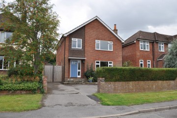 Grove End Road Walking distance of Farnham town sold by Trueman & Grundy