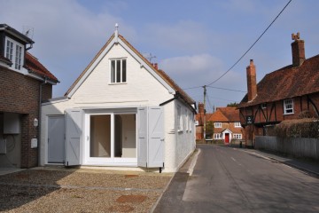 Crondall Village The old dairy church street crondall farnham houses sold by Trueman & Grundy
