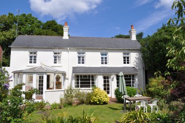 Lodge Hill Road South Farnham Character cottage in The Bourne Farnham sold by Trueman & Grundy
