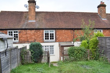 Sold in South Farnham by Trueman & Grundy
