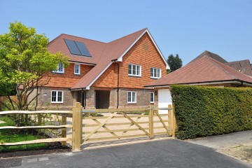 New Birnham Oak detached house Farnham sold by Trueman and Grundy estate agents in farnham